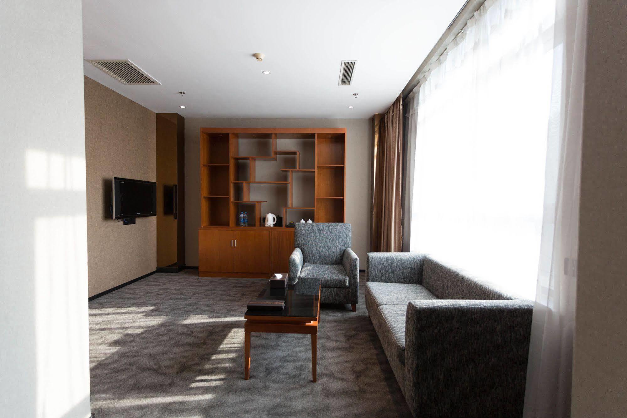 Radiance Hotel Шанхай Экстерьер фото