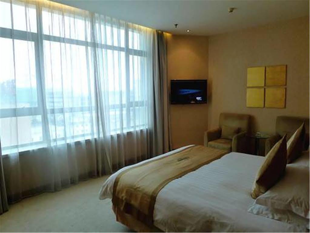 Radiance Hotel Шанхай Экстерьер фото